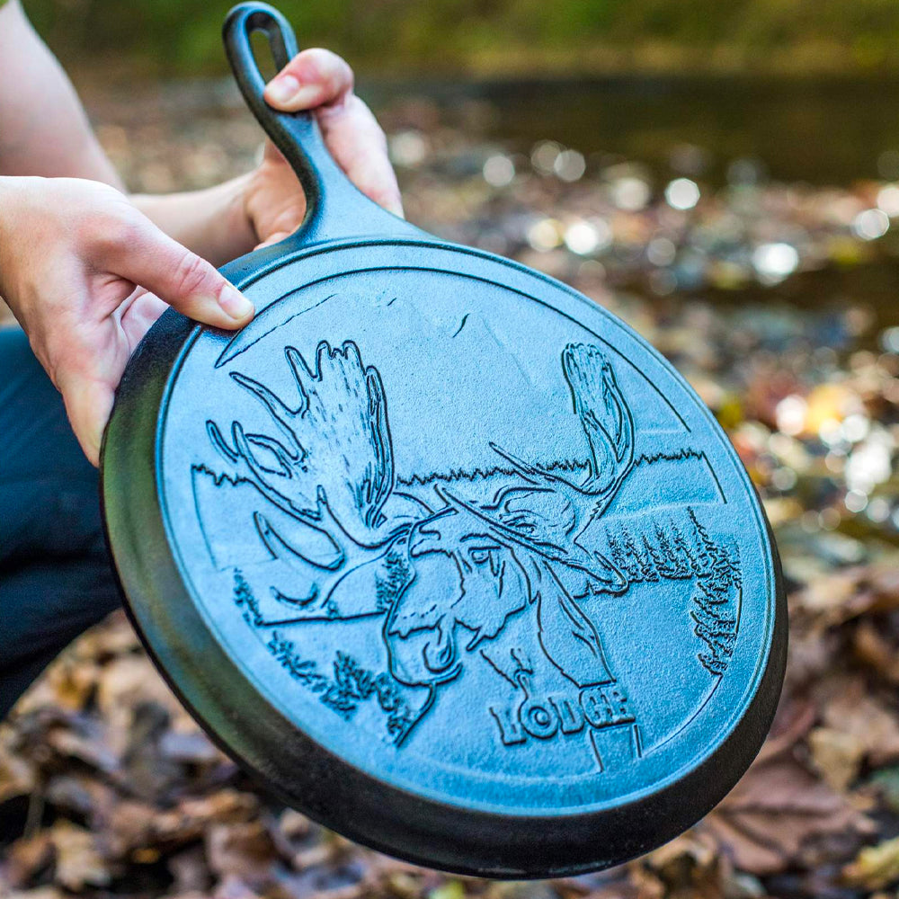Lodge Teglia / Bistecchiera Ø 26,97 cm. Logo Alce - Centro Internazionale del Barbecue
