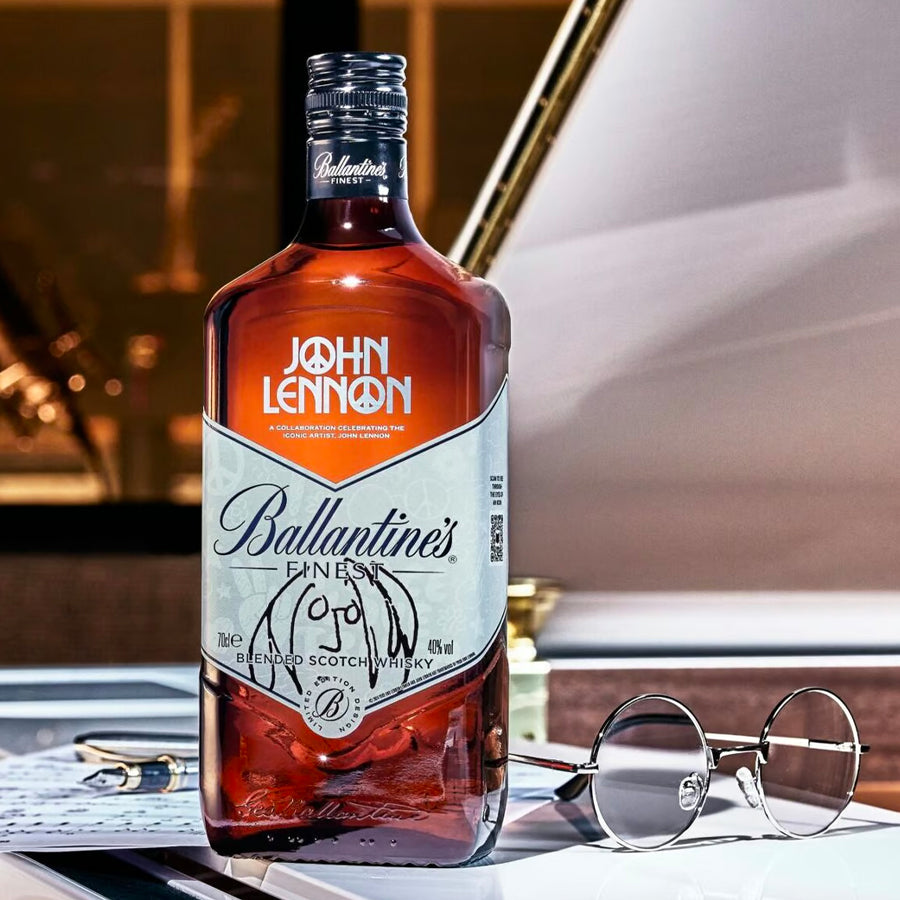 Ballantine's FINEST Blended Scotch Whisky Limited Edition John Lennon 40% Vol.0,7l - Centro Internazionale del Barbecue